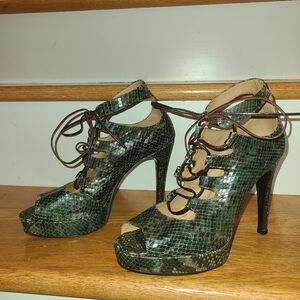 Elegant Green Snakeskin Lace-Up Heels